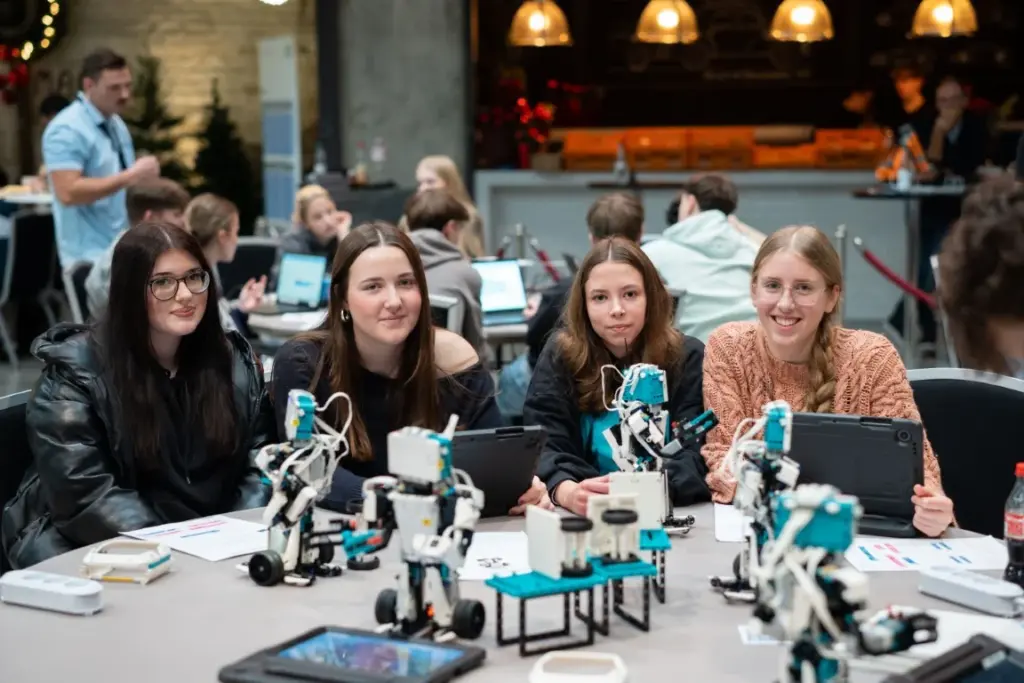 Technik-Worksops-Automuseum-Loh-MAKEATHON-2025-13-