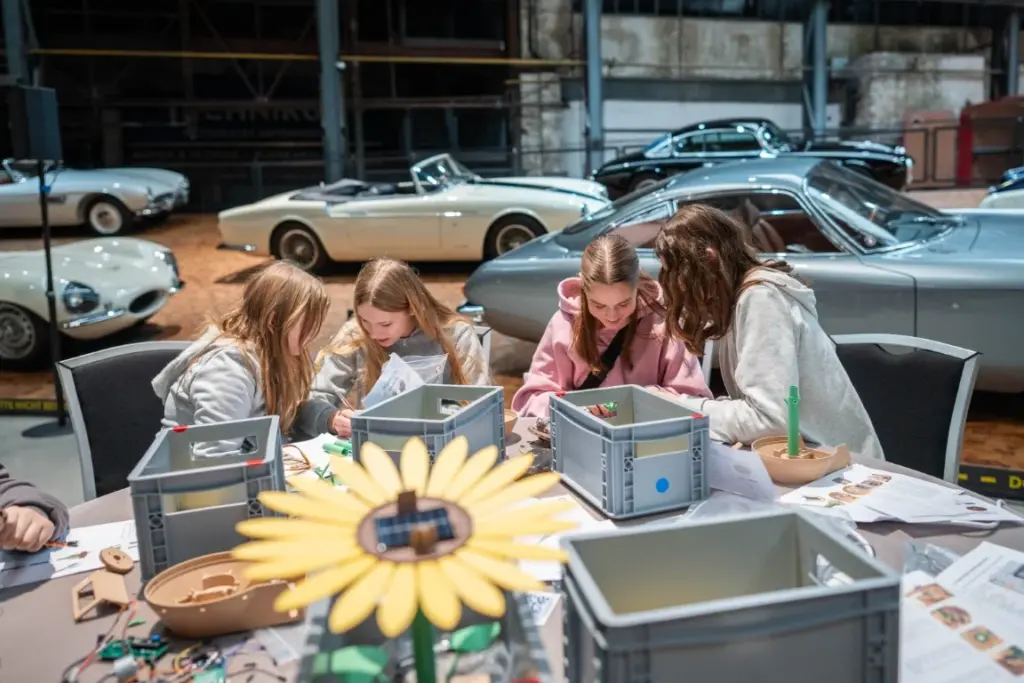 Technik-Worksops-Automuseum-Loh-MAKEATHON-2025-16-
