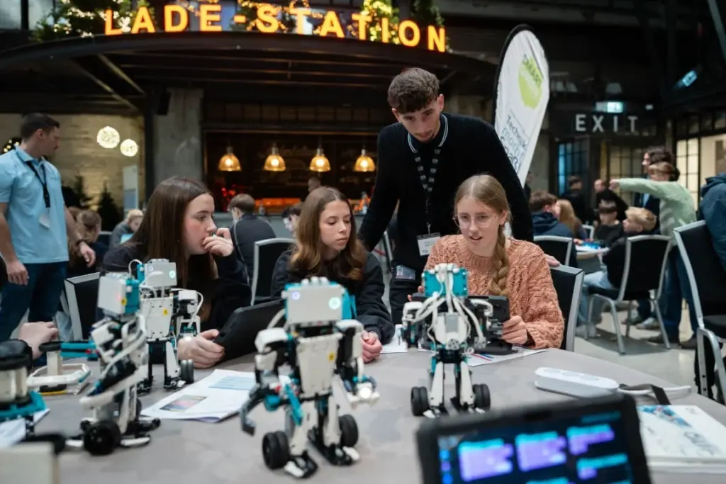 Technik-Worksops-Automuseum-Loh-MAKEATHON-2025-20-
