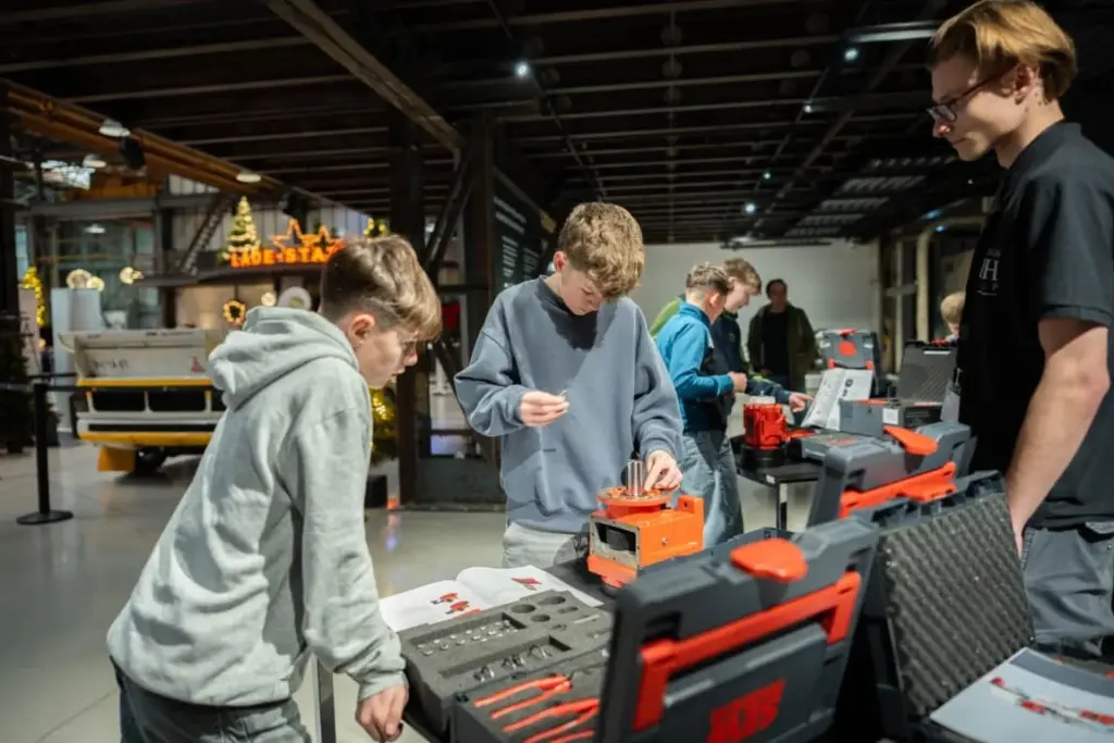 Technik-Worksops-Automuseum-Loh-MAKEATHON-2025-8-