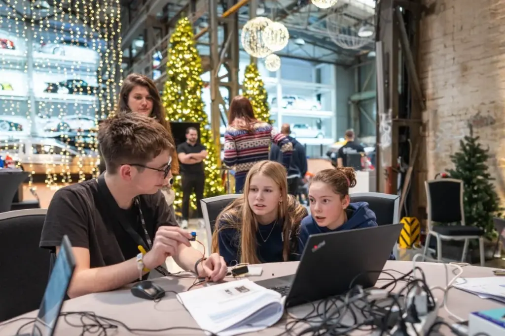 Technik-Worksops-Automuseum-Loh-MAKEATHON-2025-9-