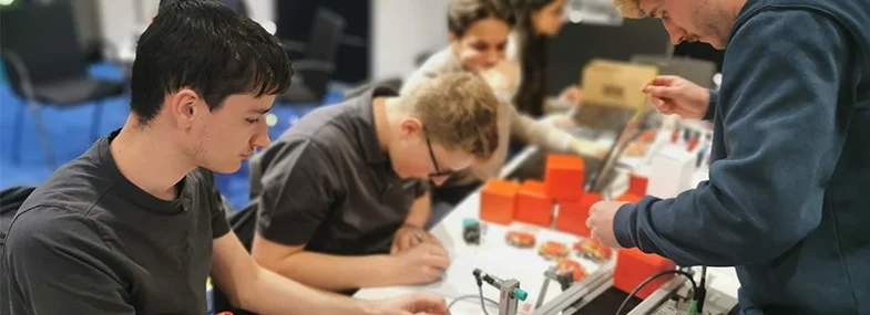 SPS Makeathon 2025 – Zukunft braucht Freude an Technik!