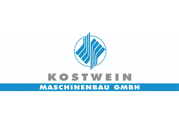 Logo der Kostwein Maschinenbau GmbH mit einem blauen, abstrakten Symbol über dem Firmennamen, auf weißem Hintergrund mit einem blauen Querstreifen.