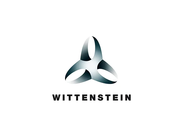 Das WITTENSTEIN-Logo zeigt ein dreizackiges, metallisch anmutendes, abstraktes Symbol über dem Firmennamen in fetten schwarzen Großbuchstaben auf weißem Hintergrund.